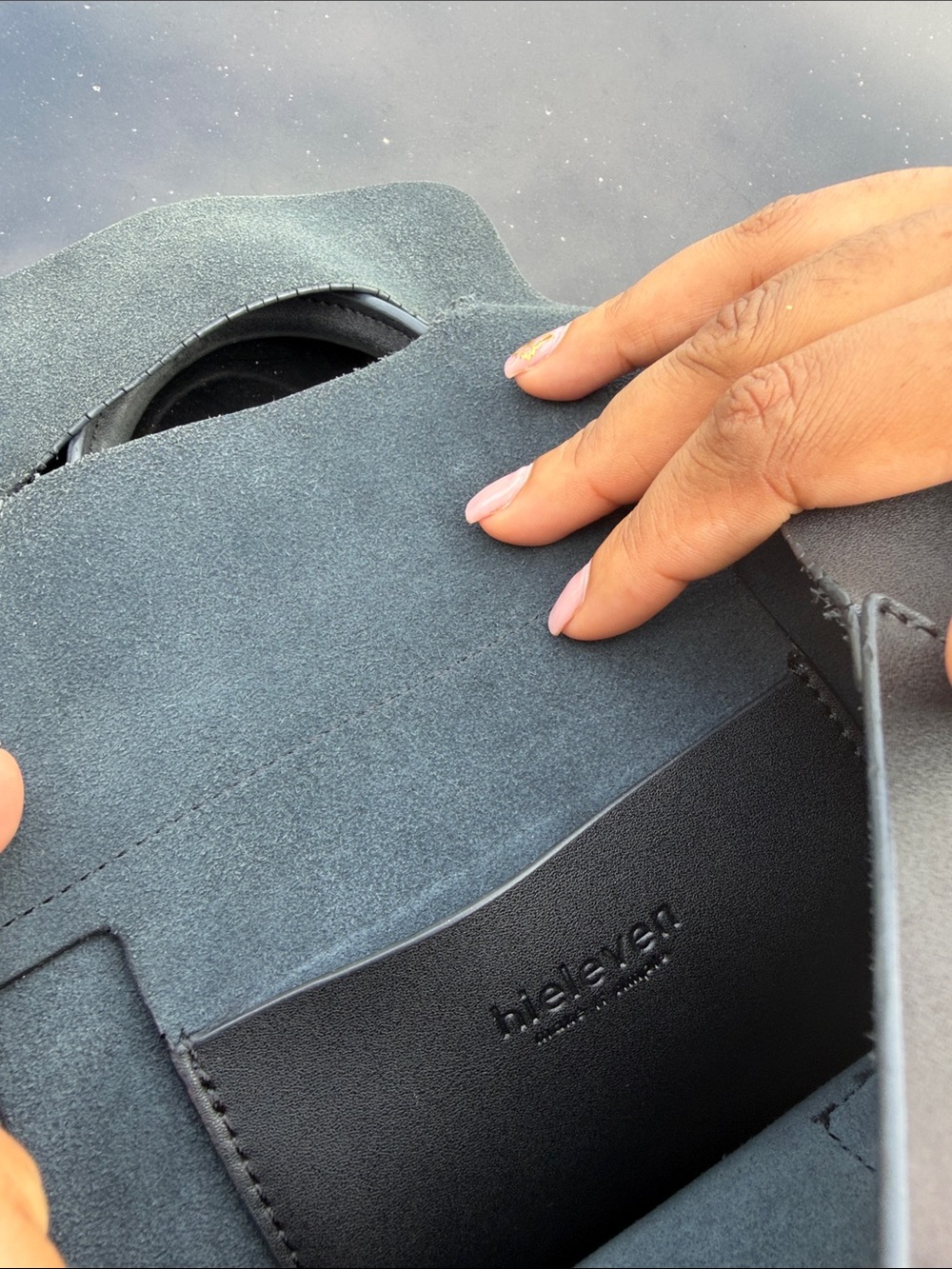Hieleven Black Women's Top-Handle Tote - Picture 6 of 6